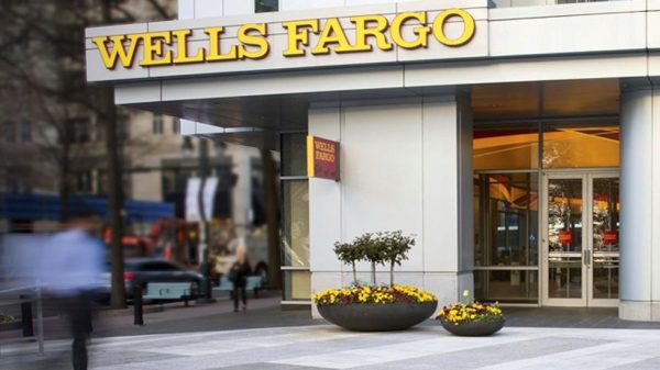 Wells Fargo’s digital platform helps clients plan and track their money